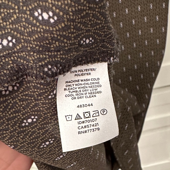 LOFT Sleeveless Blouse Small - Picture 7 of 7